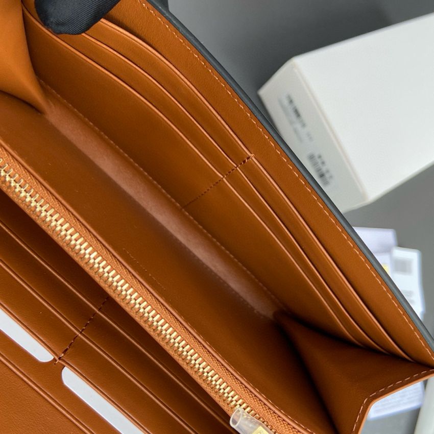 Ce1i*e Triomphe Long  wallet-Tan/brown