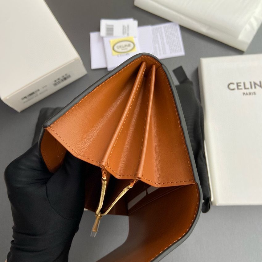 Ce1i*e Triomphe Long  wallet-Tan/brown