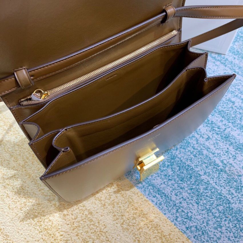 Ce1i*e Classic Box calfskin Shoulder Bag