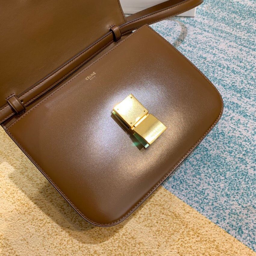 Ce1i*e Classic Box calfskin Shoulder Bag