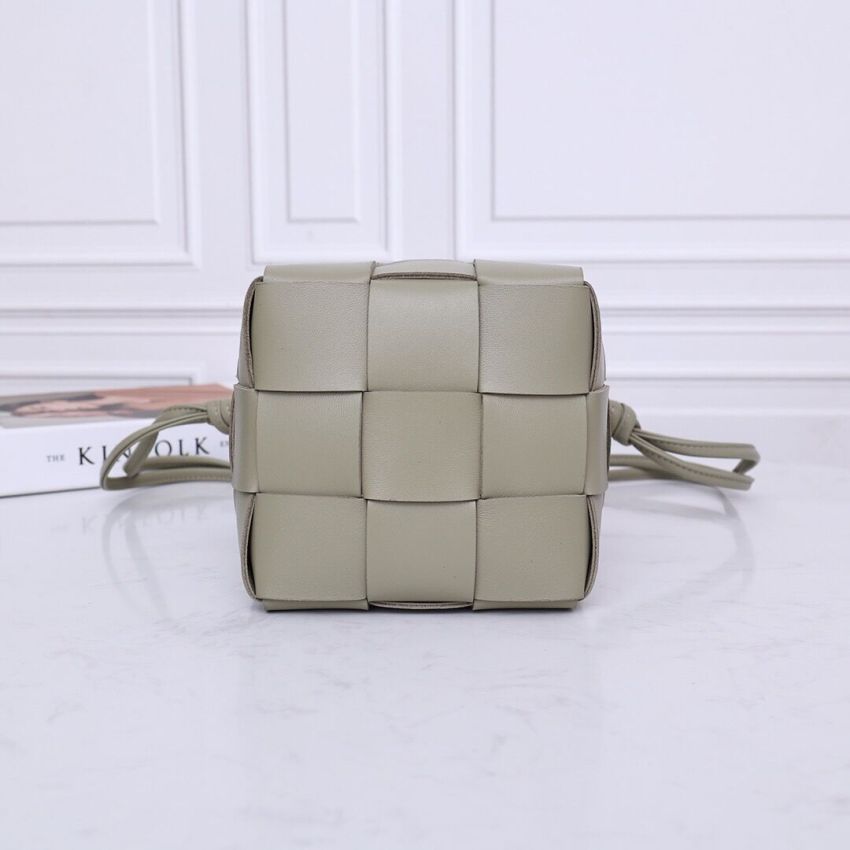 B0tt*ga Ven*ta Small Cassette Cross-Body Bucket