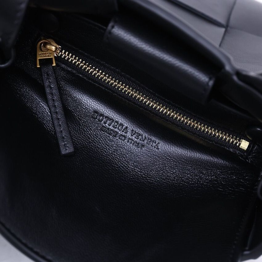 B0tt*ga Ven*ta Mini Cassette Tote