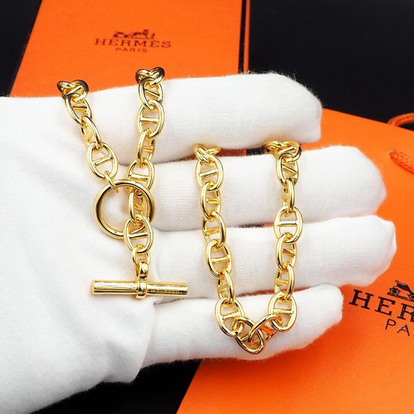 H**me5 Necklace