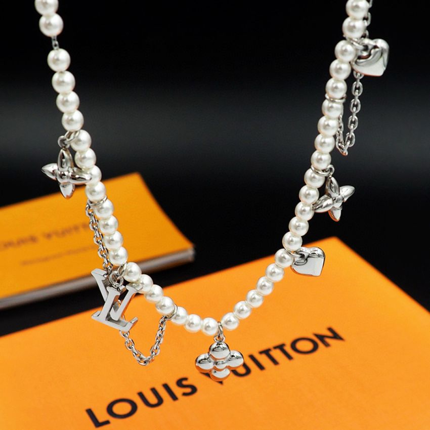 Blooming Pearls Necklace