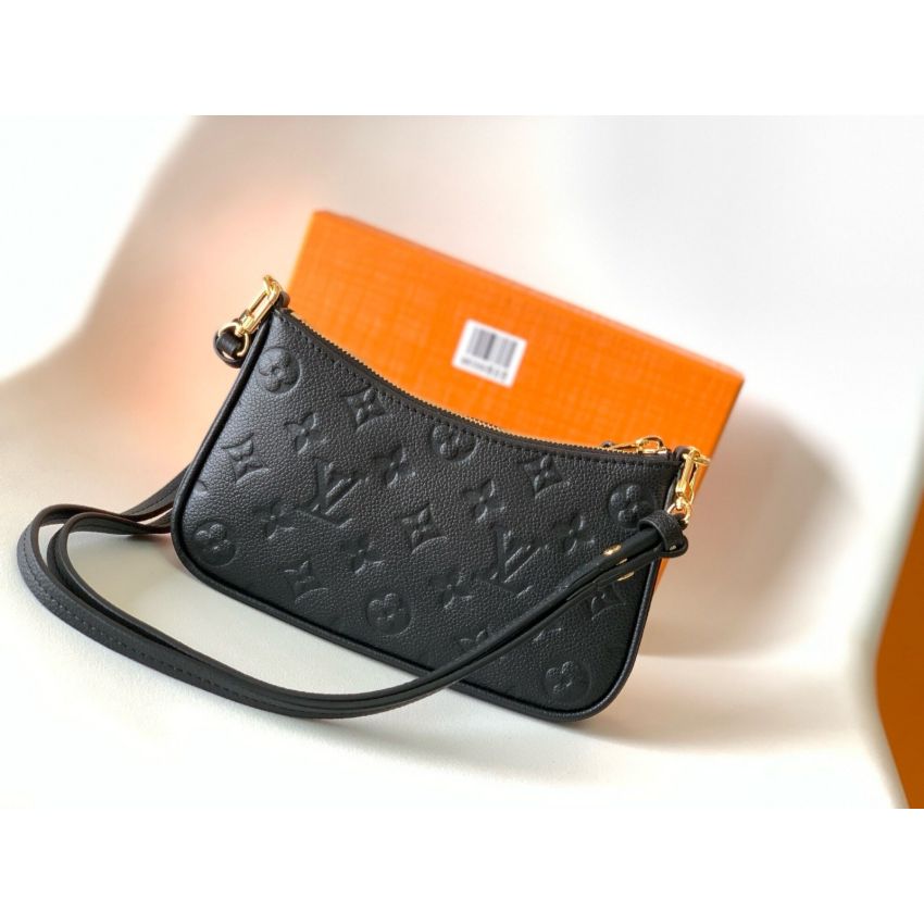 M80349 Easy Pouch On Strap